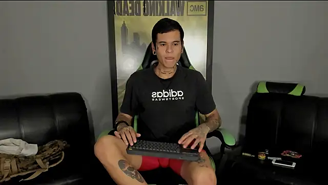 Snapshot of jamesinked_ chatting on 03/04/25, 07:41 jamesinked  online show from 03/04/25, 07:41