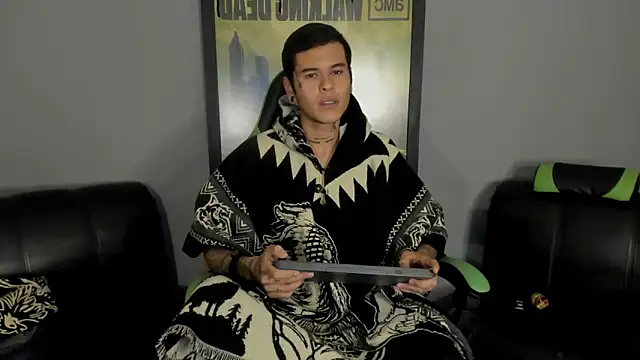 Snapshot of jamesinked_ chatting on 03/07/25, 12:37 jamesinked  online show from 03/07/25, 12:37