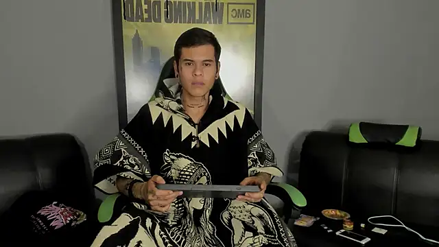 Snapshot of jamesinked_ chatting on 03/07/25, 06:46 jamesinked  online show from 03/07/25, 06:46