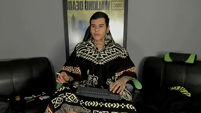 Snapshot of jamesinked_ chatting on 03/08/25, 01:50 jamesinked  online show from 03/08/25, 01:50