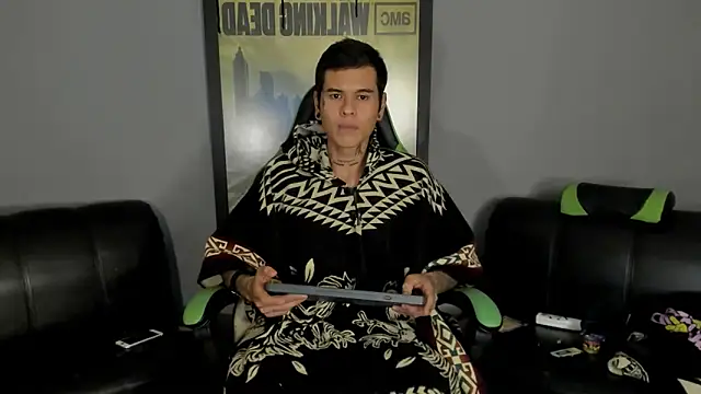 Snapshot of jamesinked_ chatting on 03/09/25, 03:32 jamesinked  online show from 03/09/25, 03:32