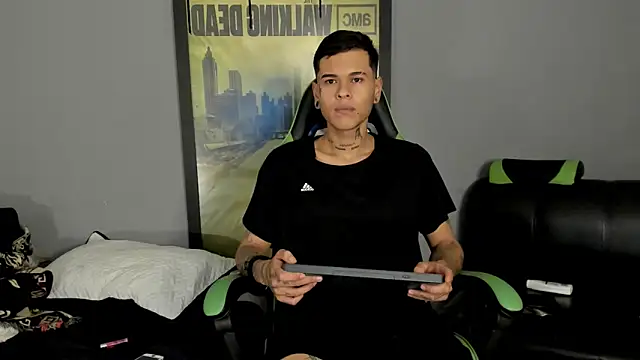 Snapshot of jamesinked_ chatting on 03/12/25, 08:10 jamesinked  online show from 03/12/25, 08:10