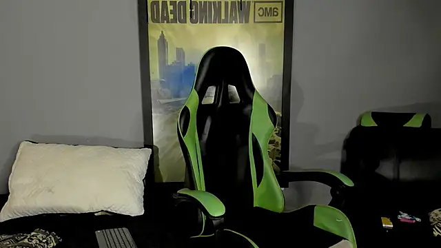 Snapshot of jamesinked_ chatting on 03/17/25, 12:30 jamesinked  online show from 03/17/25, 12:30