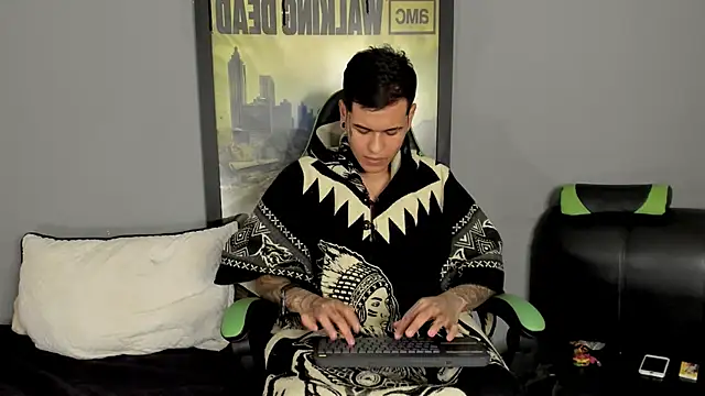 Snapshot of jamesinked_ chatting on 03/19/25, 04:45 jamesinked  online show from 03/19/25, 04:45