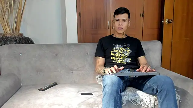 jamesinked  online show from 11/08/25, 03:18