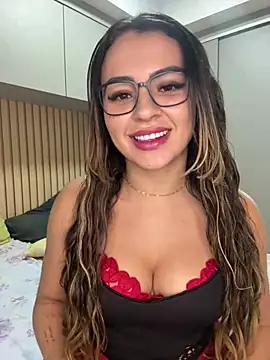 Snapshot of carol_amorim chatting on 01/04/25, 08:27 carol amorim online show from 01/04/25, 08:27