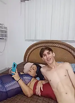 Milfvalesk online show from 10/13/25, 08:53