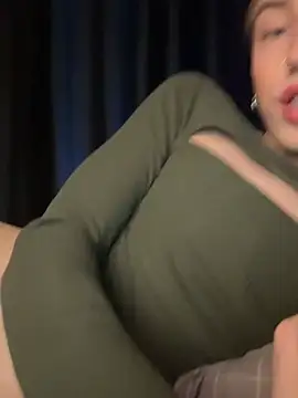 Avril Pearly  online show from 12/19/24, 09:28