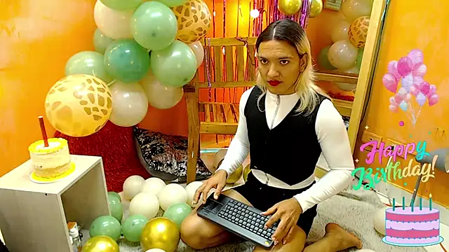 Snapshot of aslyhernandez_7 chatting on 01/16/25, 01:47 aslyhernandez 7 online show from 01/16/25, 01:47