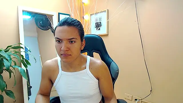 Snapshot of aslyhernandez_7 chatting on 01/30/25, 11:33 aslyhernandez 7 online show from 01/30/25, 11:33