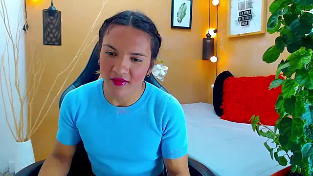 Snapshot of aslyhernandez_7 chatting on 09/13/25, 12:16 aslyhernandez 7 online show from 09/13/25, 12:16