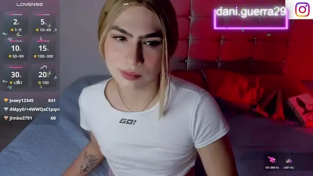 Snapshot of saskya chatting on 11/15/25, 11:51 saskya online show from 11/15/25, 11:51