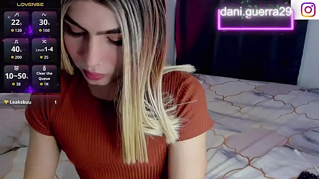 Snapshot of saskya chatting on 12/16/25, 11:26 saskya online show from 12/16/25, 11:26