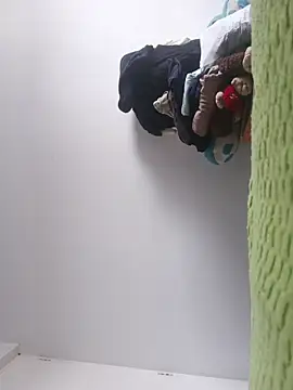 beautiful hands  online show from 02/11/26, 09:31