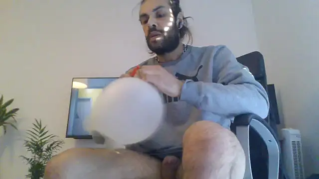 P4RtYBOII92 online show from 11/02/25, 03:03