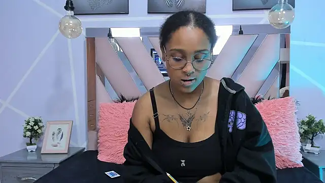 Elith noa online show from 02/12/25, 01:41