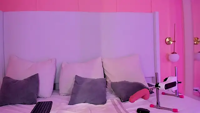 shaina vasquez online show from 12/15/25, 03:55