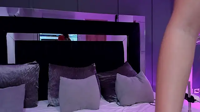 shaina vasquez online show from 02/15/26, 11:56