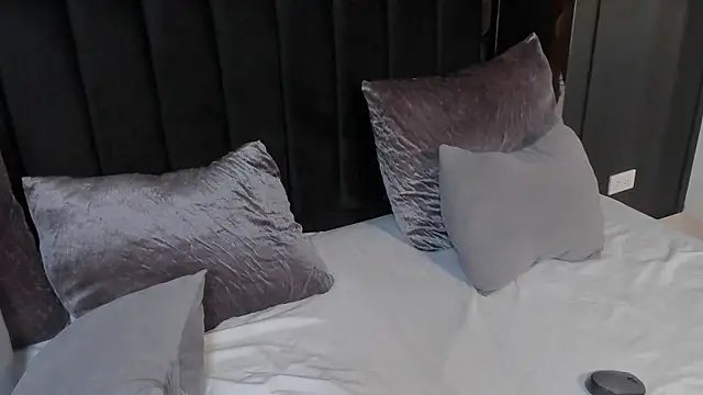 Snapshot of ellen_gracee chatting on 06/14/26, 04:58 ellen gracee online show from 06/14/26, 04:58