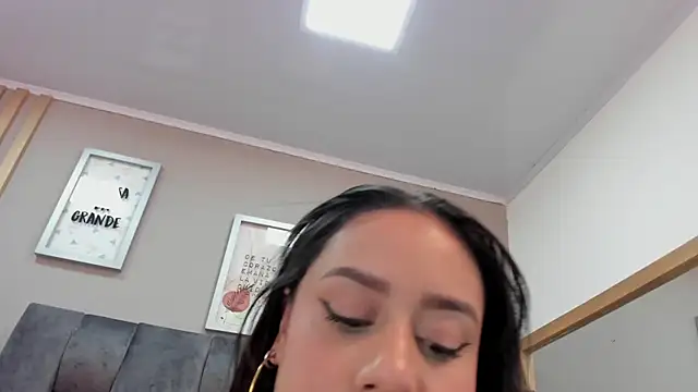 mariaa fernanda online show from 01/18/25, 07:26