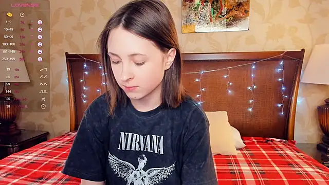 Snapshot of GemmaHanly chatting on 12/23/24, 12:57 GemmaHanly online show from 12/23/24, 12:57