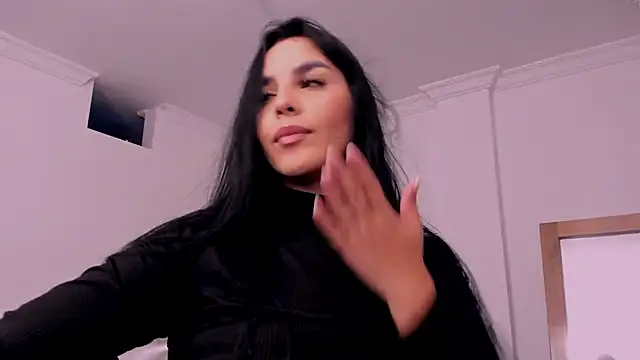  miaquevedo  online show from 06/05/26, 04:13