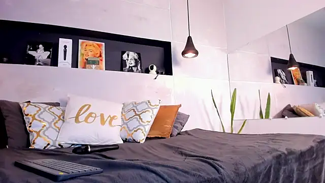 Snapshot of BERGINY_ chatting on 01/25/25, 08:00 BERGINY online show from 01/25/25, 08:00