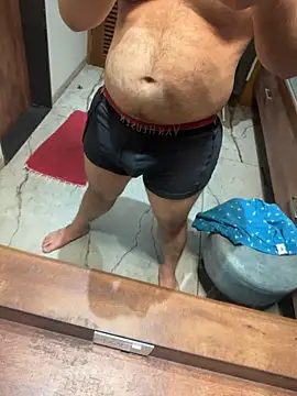 Snapshot of versatile_guy01 chatting on 02/08/26, 05:05 versatile guy01 online show from 02/08/26, 05:05