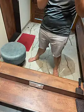 Snapshot of versatile_guy01 chatting on 02/09/26, 09:57 versatile guy01 online show from 02/09/26, 09:57