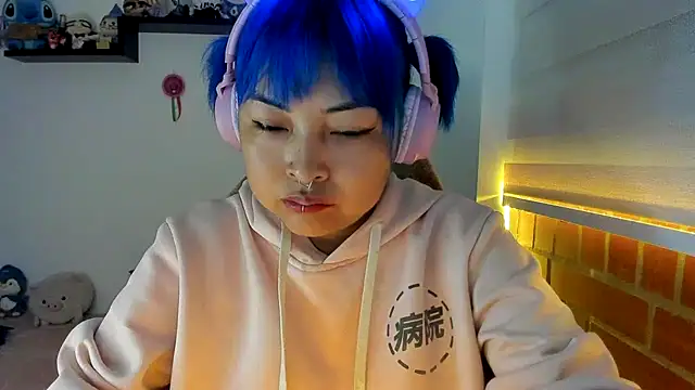 Shaddycute  online show from 10/21/25, 10:05