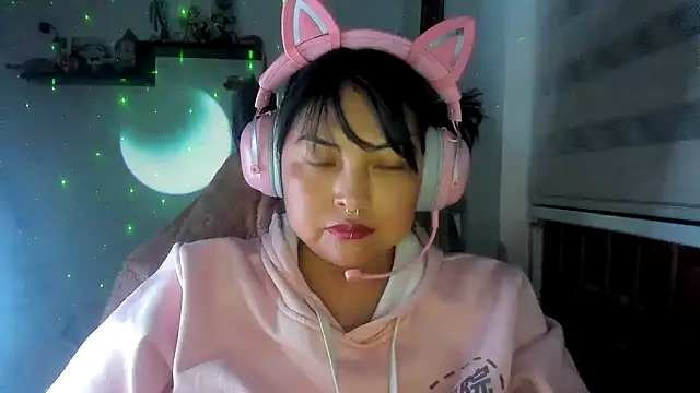 Shaddycute  online show from 04/15/26, 03:35