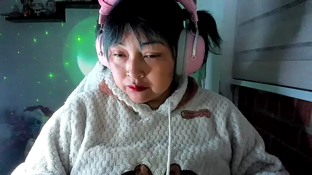 Snapshot of Shaddycute_ chatting on 06/11/26, 03:26 Shaddycute online show from 06/11/26, 03:26