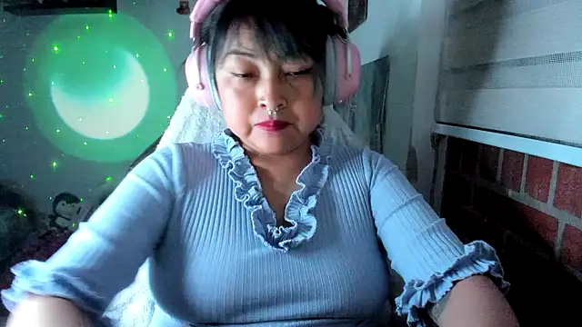Snapshot of Shaddycute_ chatting on 06/18/26, 11:42 Shaddycute online show from 06/18/26, 11:42