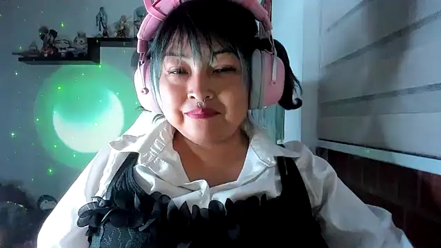 Snapshot of Shaddycute_ chatting on 06/21/26, 01:30 Shaddycute online show from 06/21/26, 01:30