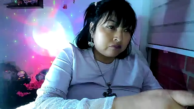 Snapshot of Shaddycute_ chatting on 06/28/26, 01:33 Shaddycute online show from 06/28/26, 01:33