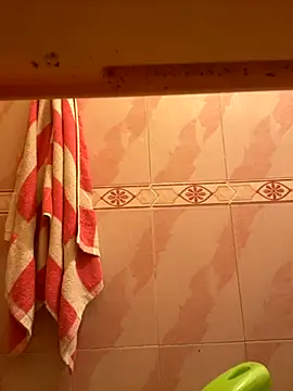 L-LOVE online show from 10/15/25, 08:09