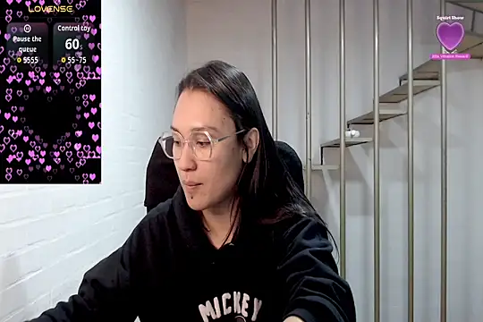 Snapshot of Jessie_Desire chatting on 09/28/25, 10:48 Jessie Desire online show from 09/28/25, 10:48