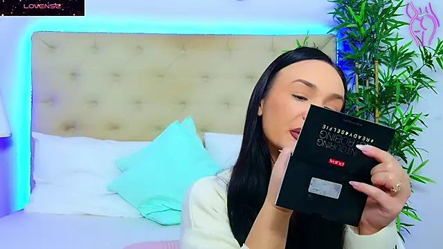 DaliyaArabian online show from 11/19/25, 01:11