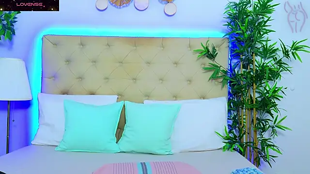 DaliyaArabian online show from 11/25/25, 01:11