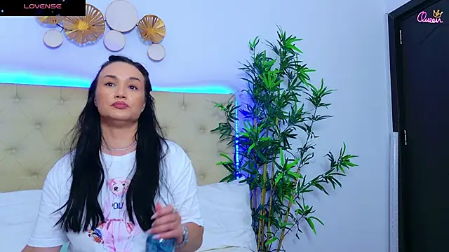Snapshot of DaliyaArabian chatting on 06/17/26, 12:07 DaliyaArabian online show from 06/17/26, 12:07