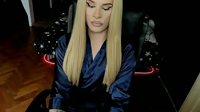 EvelynLexy online show from 10/15/25, 08:36