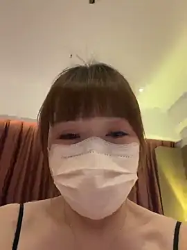 Lucky-Anna001 online show from 05/13/26, 01:30