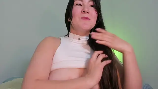 Elle Lee  online show from 01/21/25, 11:55