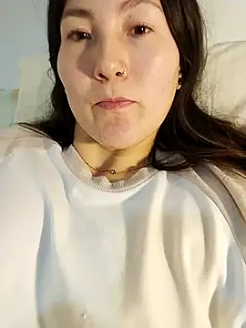 Elle Lee  online show from 02/11/25, 03:08