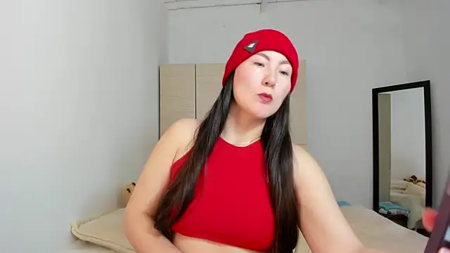 Elle Lee  online show from 09/10/25, 01:55