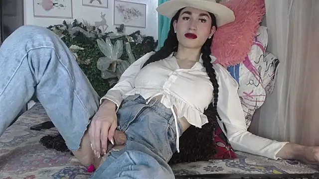 Snapshot of rosalynda-collen chatting on 12/11/24, 07:36 rosalynda-collen online show from 12/11/24, 07:36