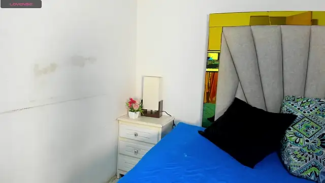 vahiolet fuentes online show from 11/25/25, 03:06