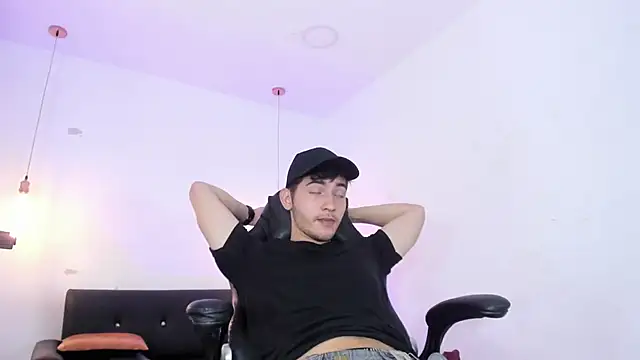 Snapshot of DiegoRogue_ chatting on 12/11/24, 03:37 DiegoRogue online show from 12/11/24, 03:37