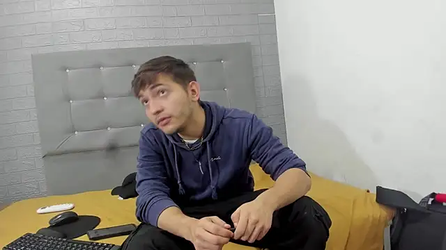 Snapshot of DiegoRogue_ chatting on 12/13/24, 01:12 DiegoRogue online show from 12/13/24, 01:12