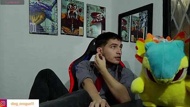 Snapshot of DiegoRogue_ chatting on 03/17/25, 11:21 DiegoRogue online show from 03/17/25, 11:21